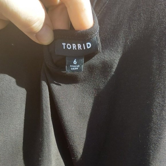 TORRID 6 Roses with Rose Petal Speckles Midi Dress - Plus Size US 30 - Picture 5 of 8